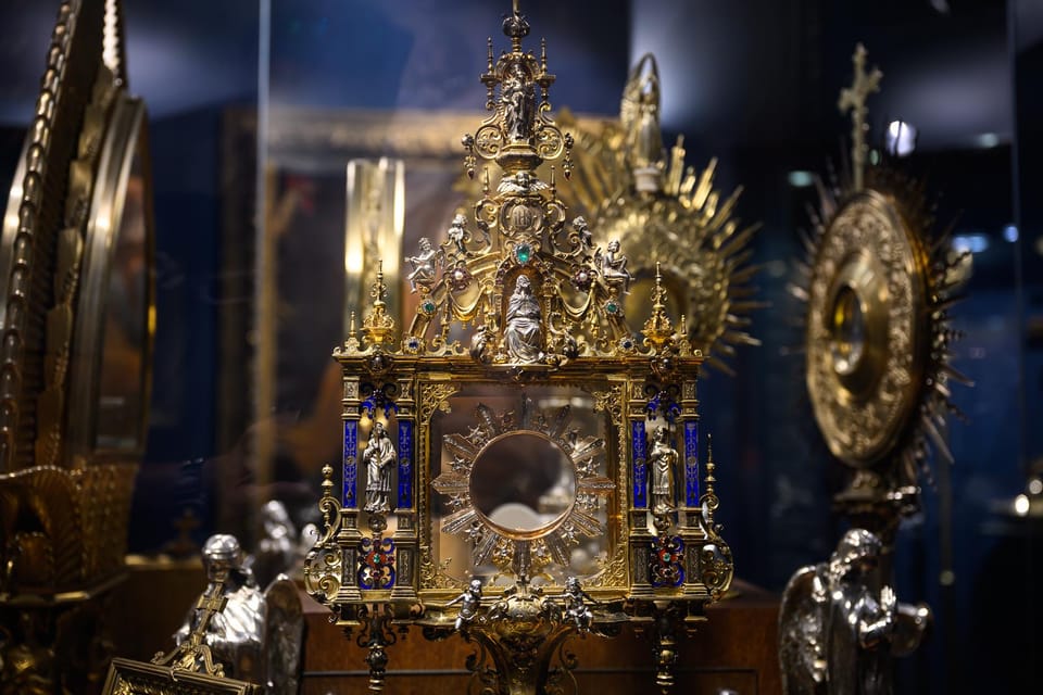 St Stephens Basilica Budapest Extended Tours with Treasury Visit